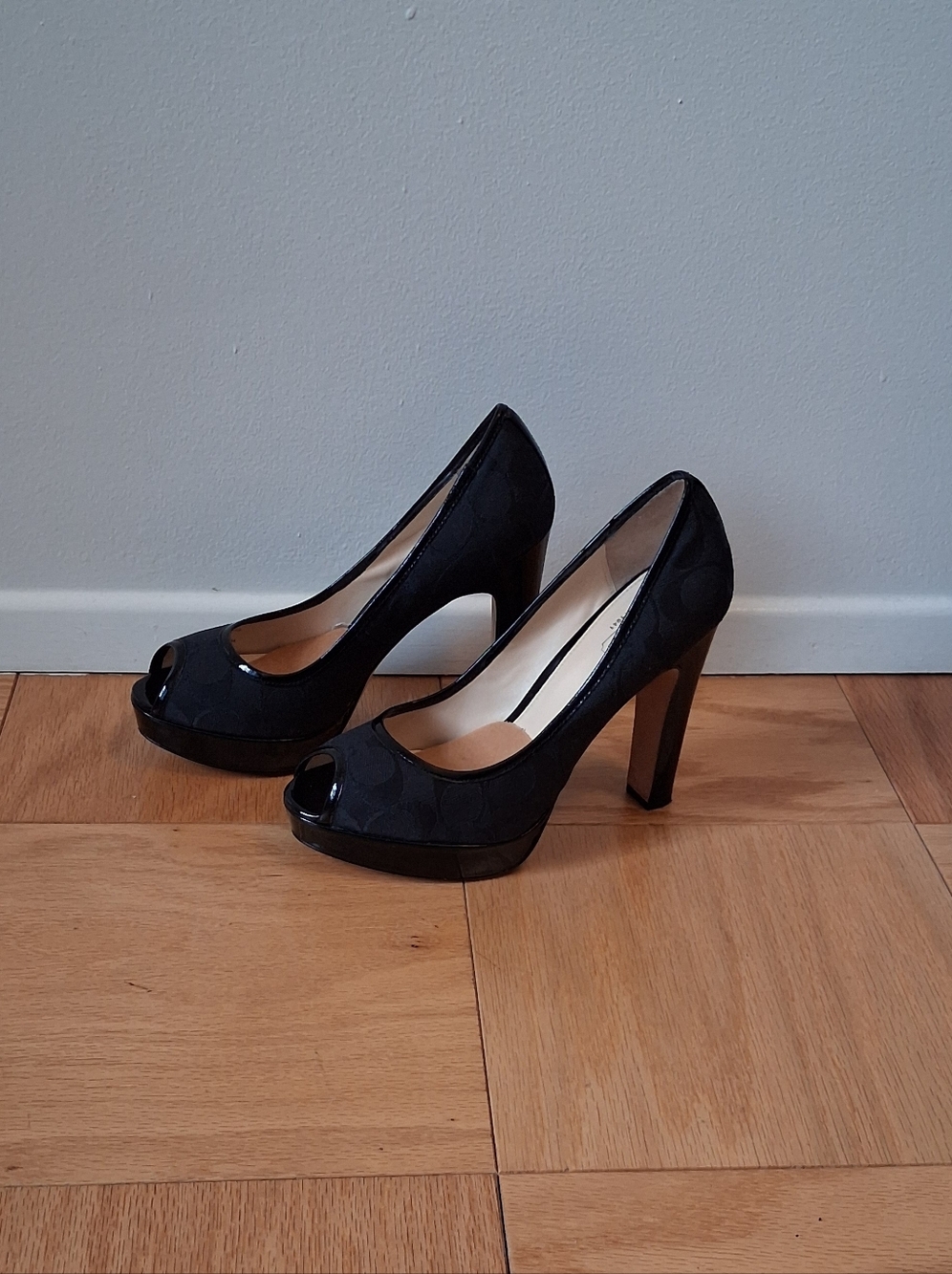 Coach Signature Peep-Toe Black Shoes Size7.5